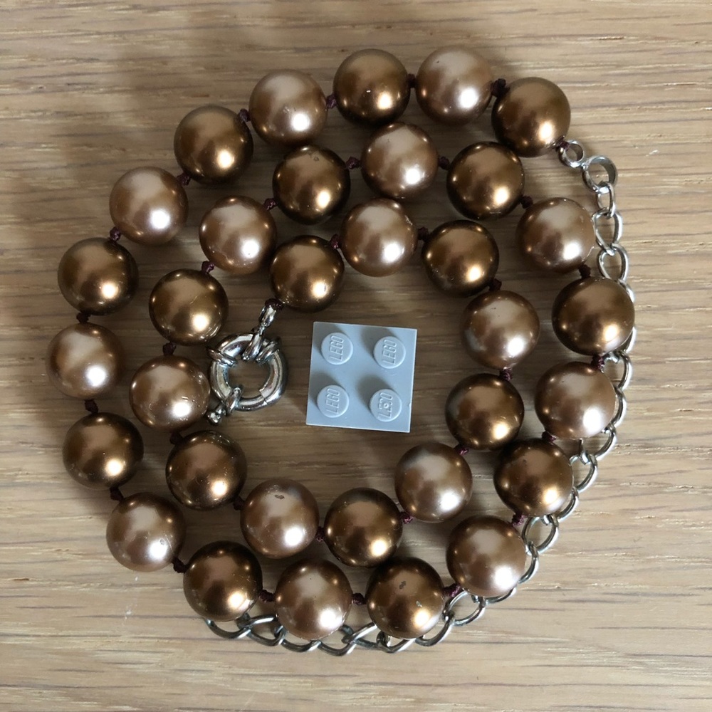 Brown faux pearl necklace - Picture 7 of 8